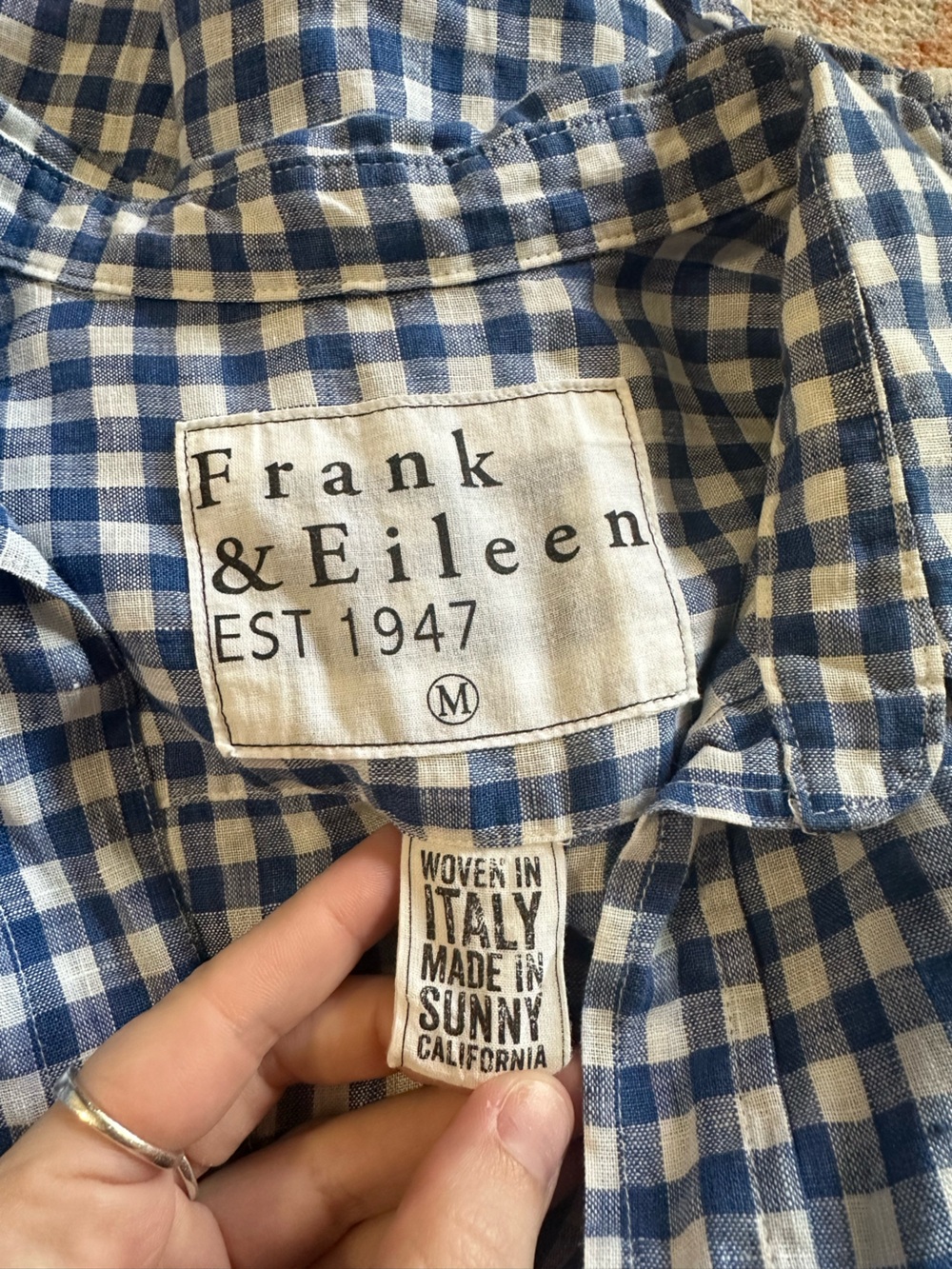Frank and Eileen Barry blue and white plaid gingham 100% linen popover shirt Med - Picture 4 of 8